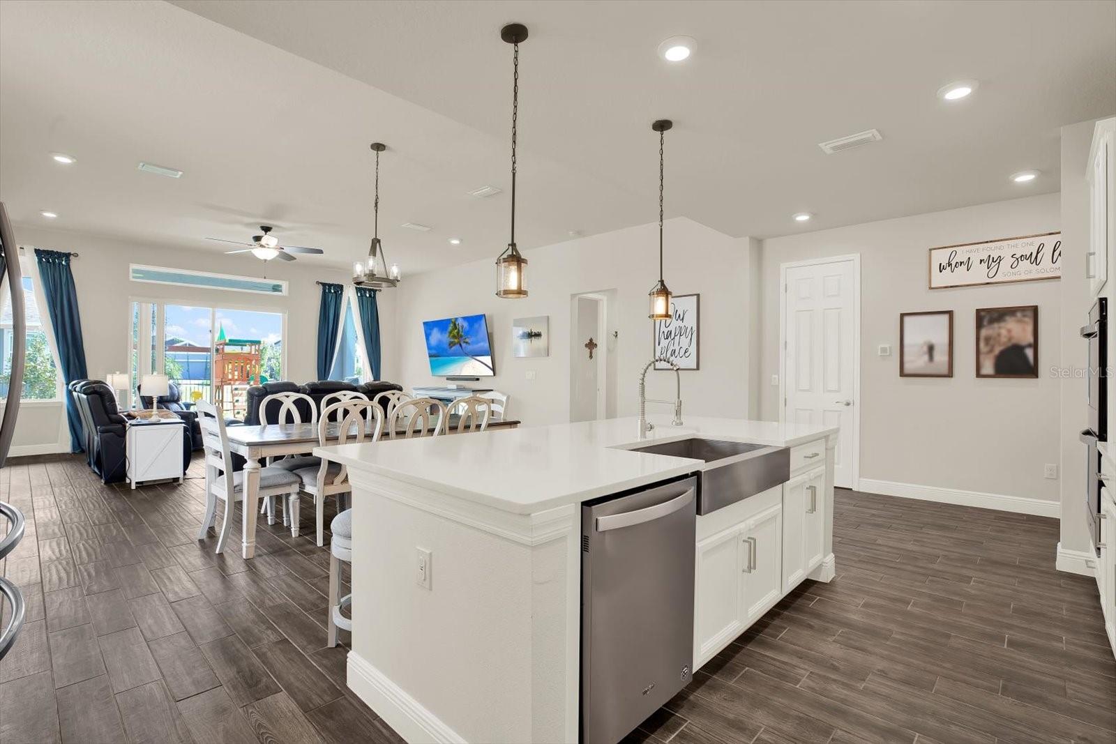 Open Floor plan with vaulted ceilings