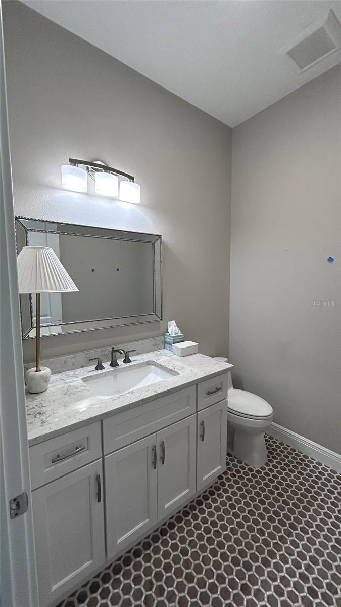 1/2 BATH