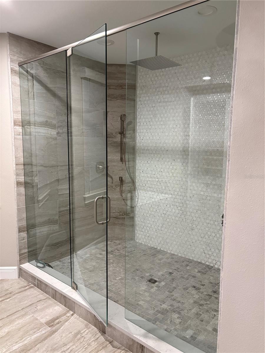 MASTER SHOWER