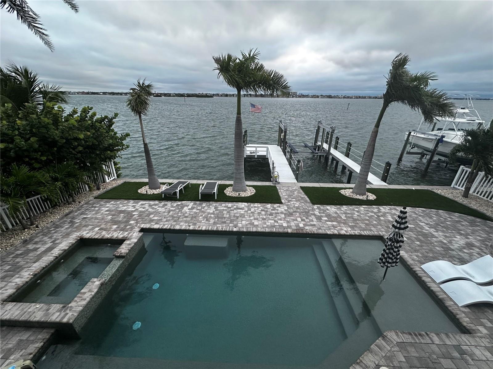 POOL, SPA, OPEN WATER