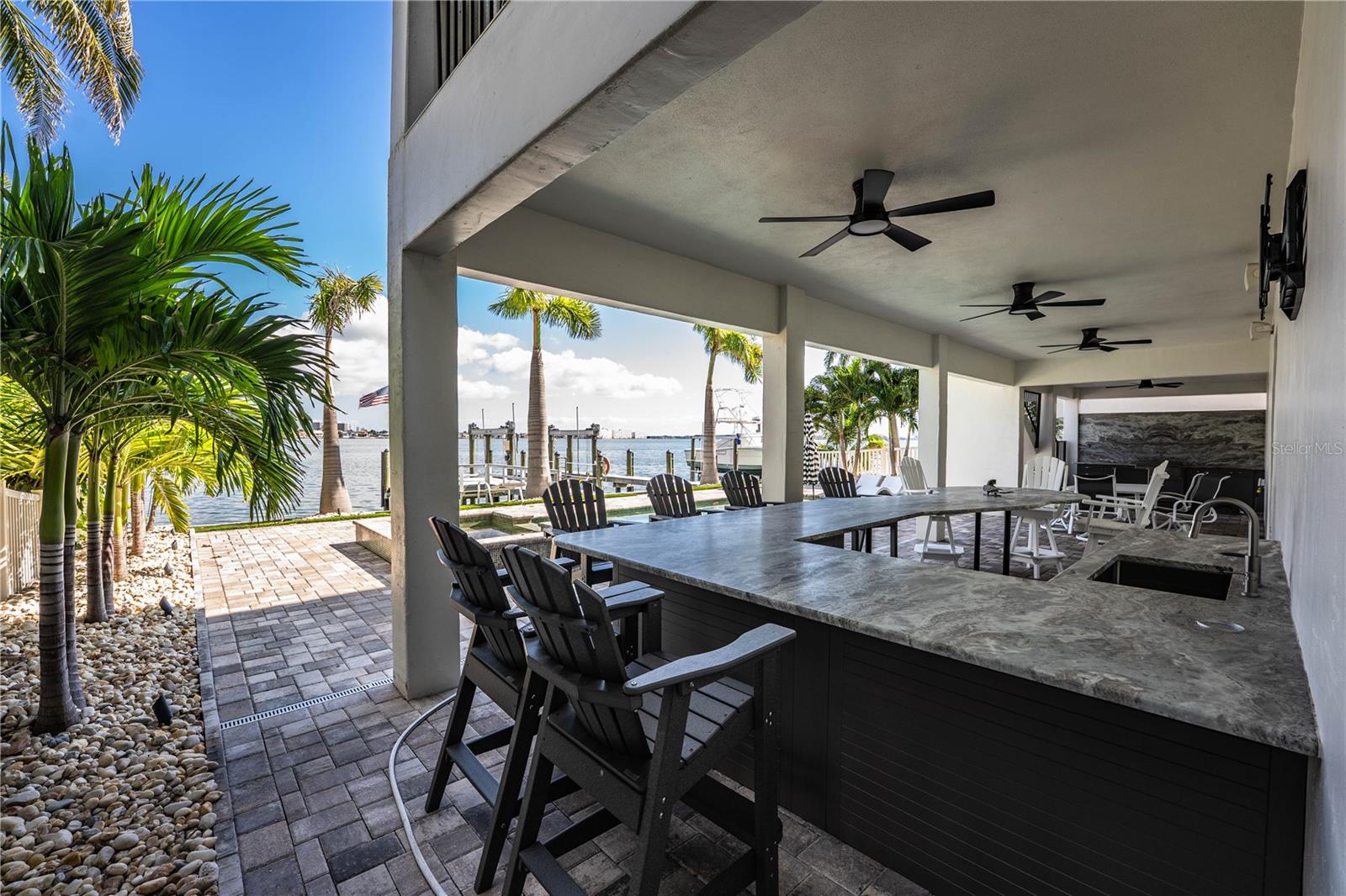 Outdoor Bar Seats 10 Guest