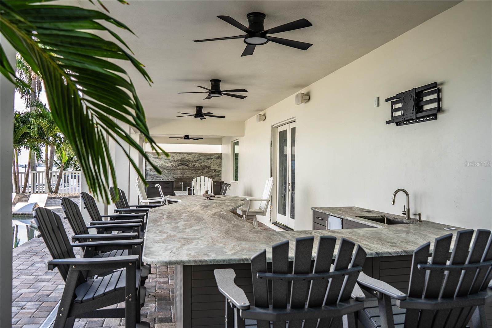 Outdoor Bar, Ice Maker, Fridge, Sink