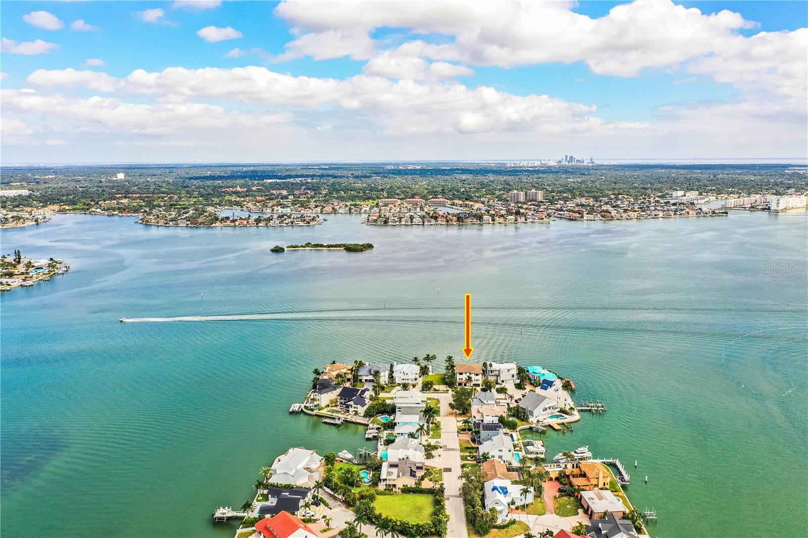 Home on Point in Cul-de-sac