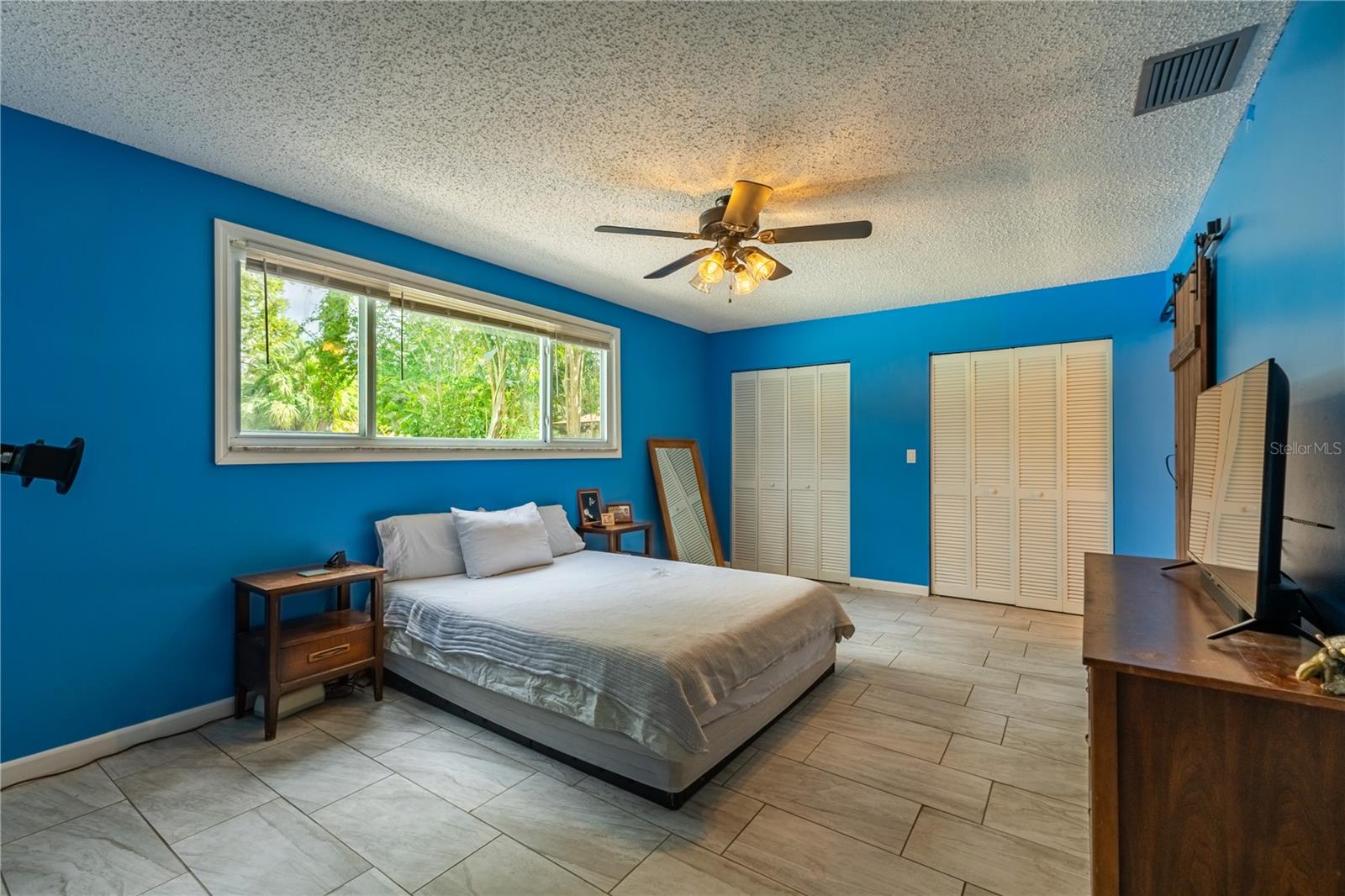 MASTER BEDROOM WITH DOUBLE CLOSETS
