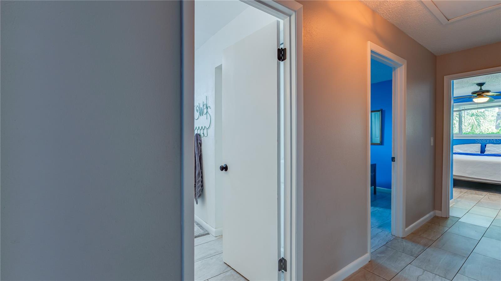 SPLIT FLOOR PLAN