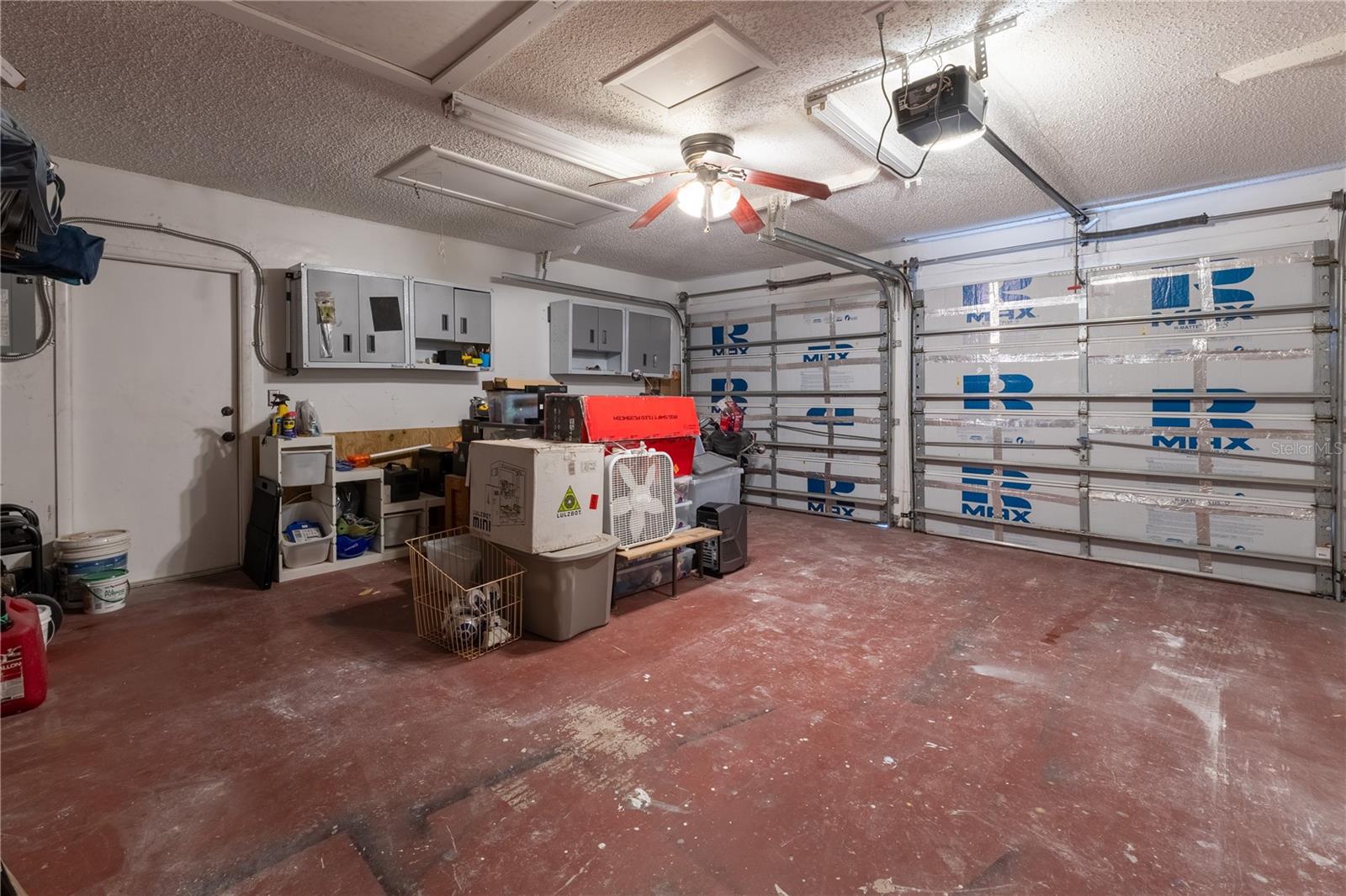 HURRICANE REINFORMED GARAGE DOORS