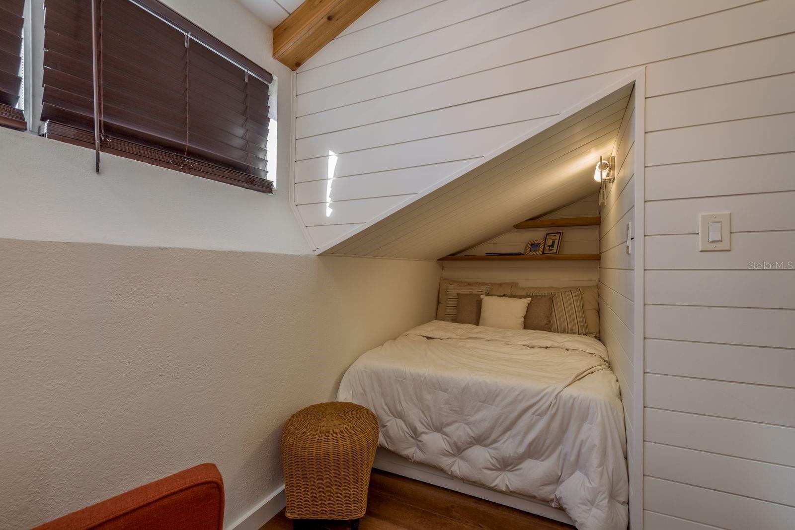 Guest Loft / Office Space