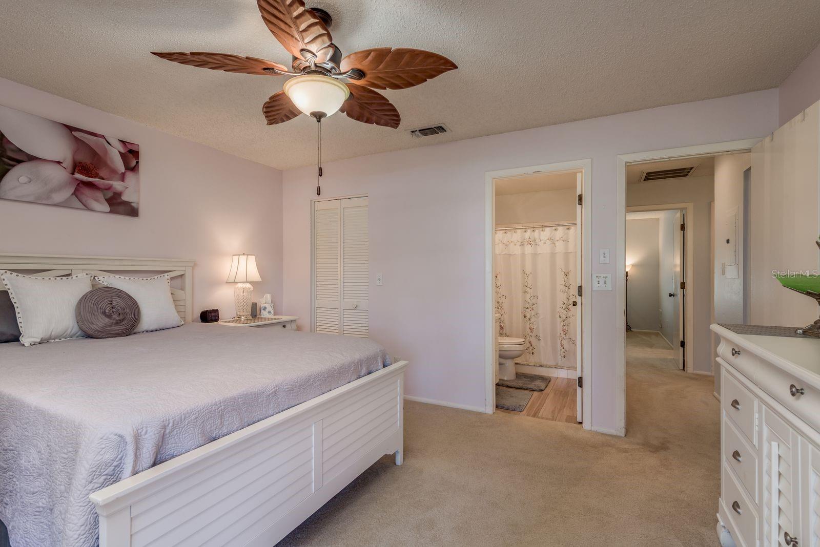 Master Bedroom w/ ensuite and walk in closet