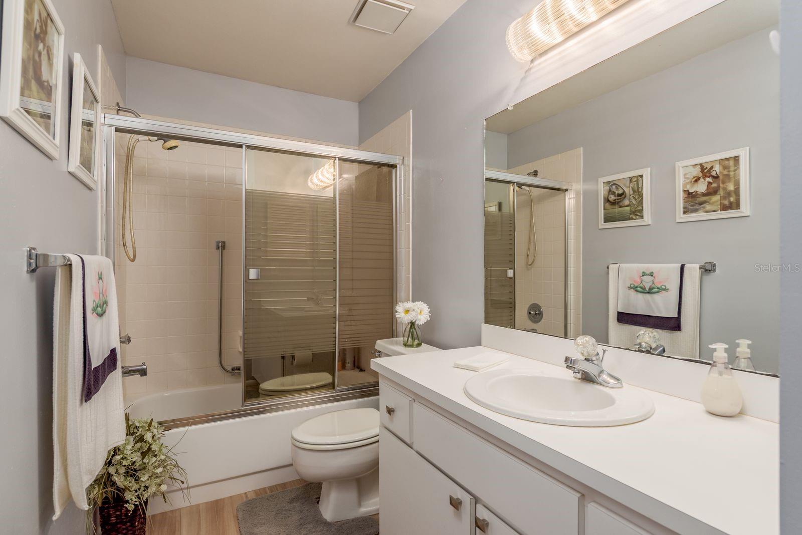 Guest Bathroom w/ Dual Access!