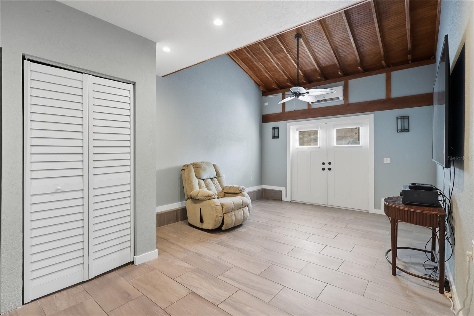 bonus room/converted garage