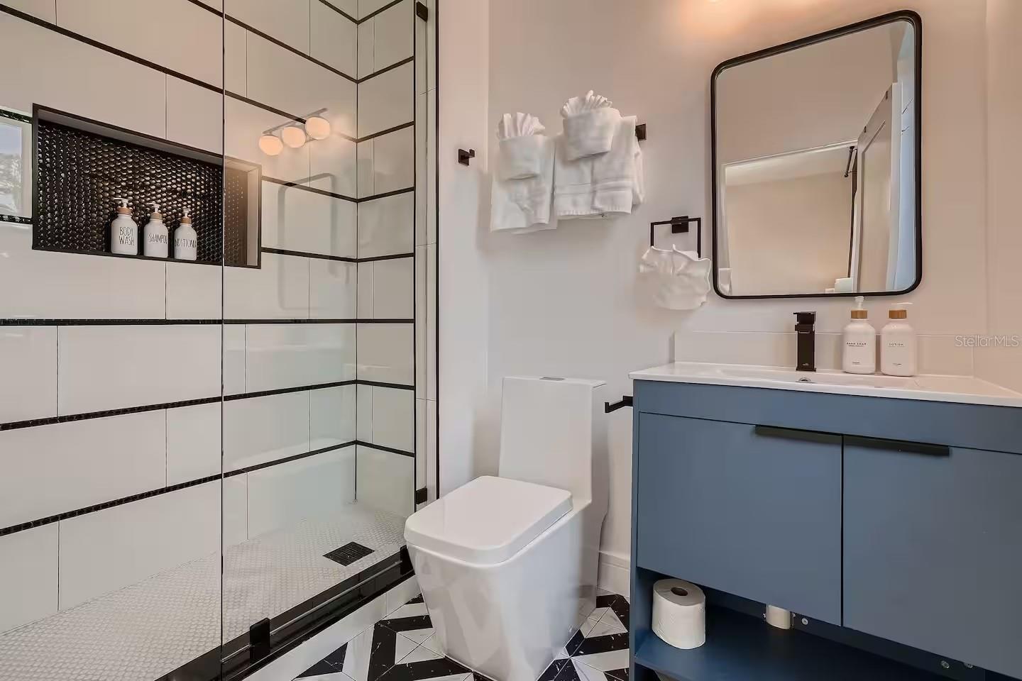 Guest Bath 1