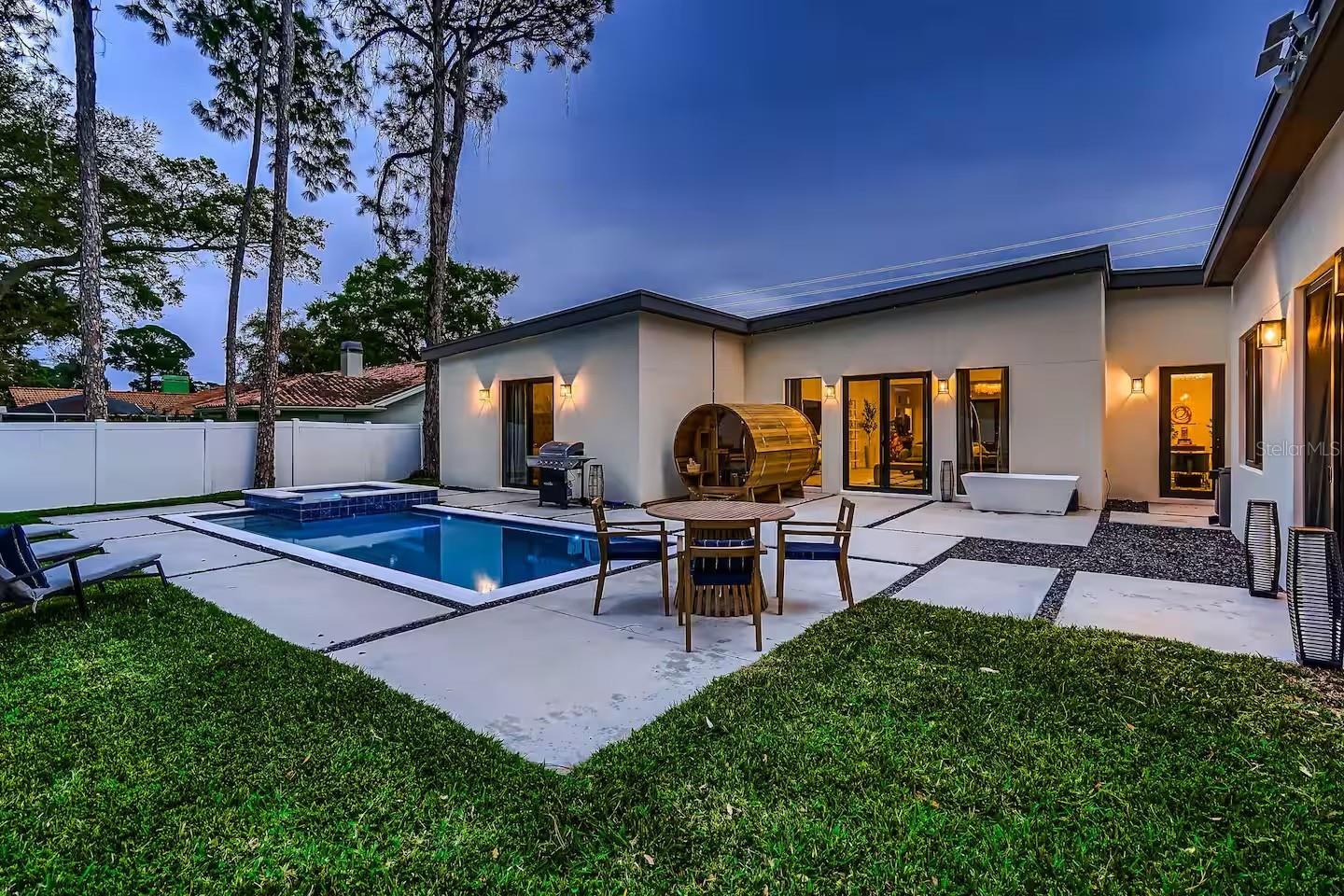Large Outdoor Entertaining Space