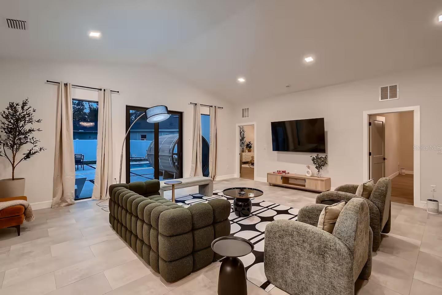 Plenty of Space for Large Pieces of Furniture