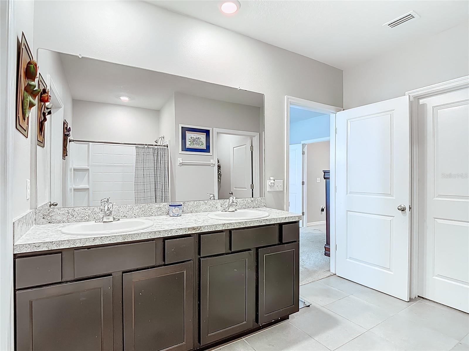 Primary bedroom ensuite Bathroom