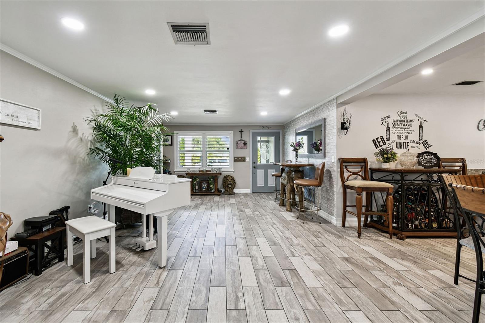 Great Room looking to front door.