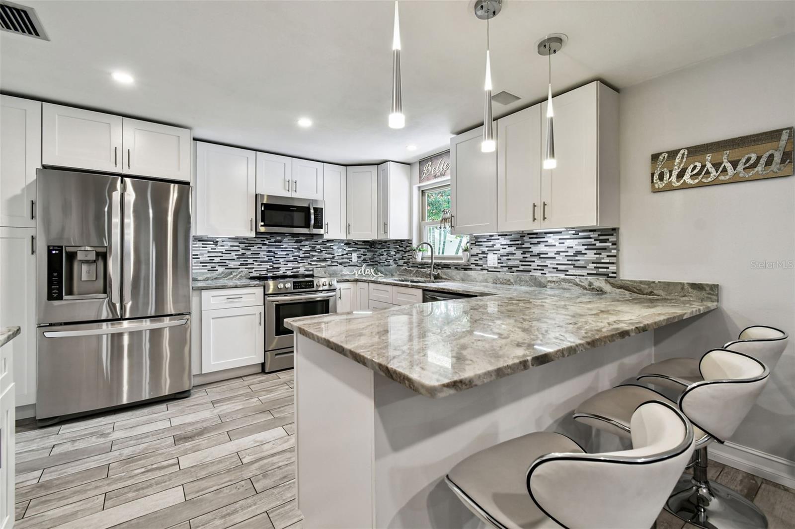 New updated kitchen.  Can ceiling lights.