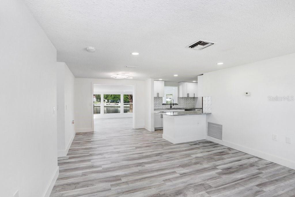 Living Room & Breakfast Bar