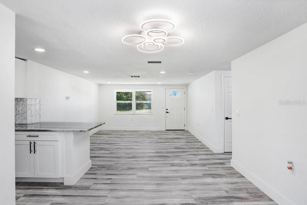 Living Room & Breakfast Bar