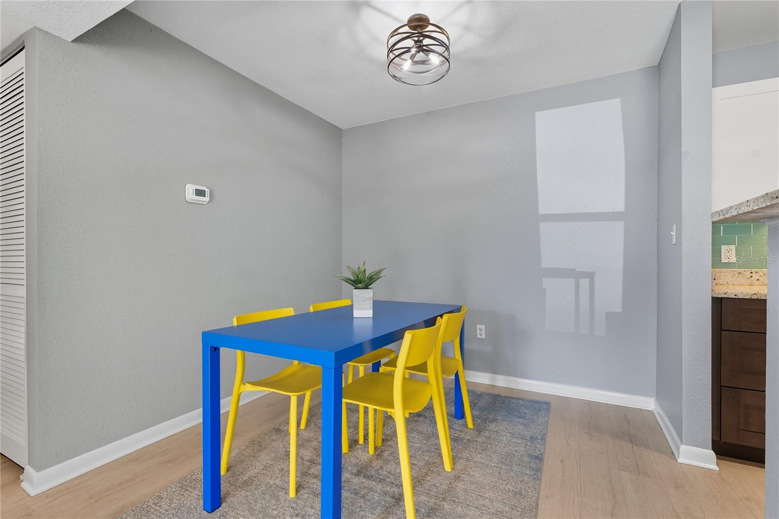 DINING ROOM!