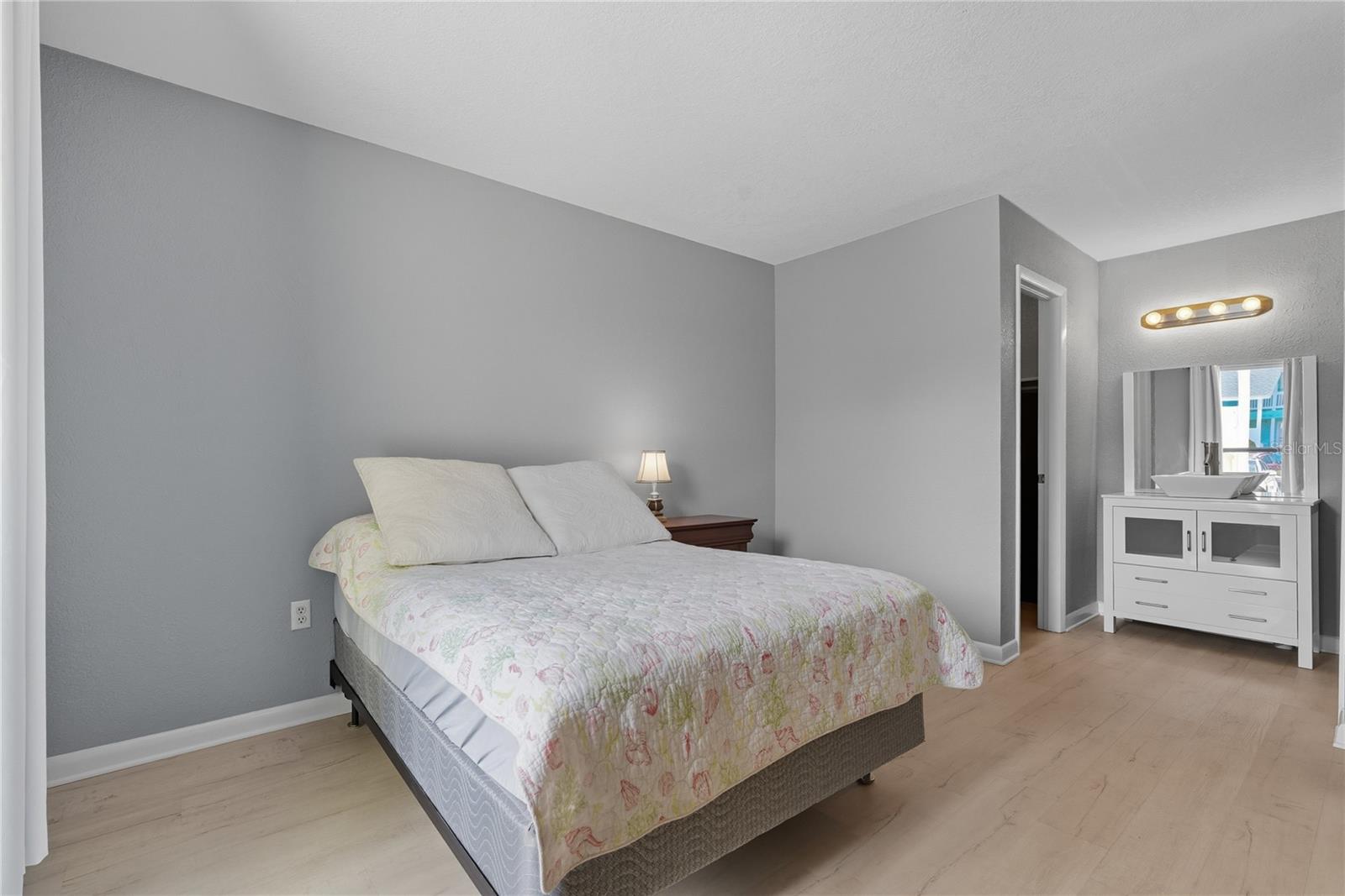 GUEST BEDROOM!