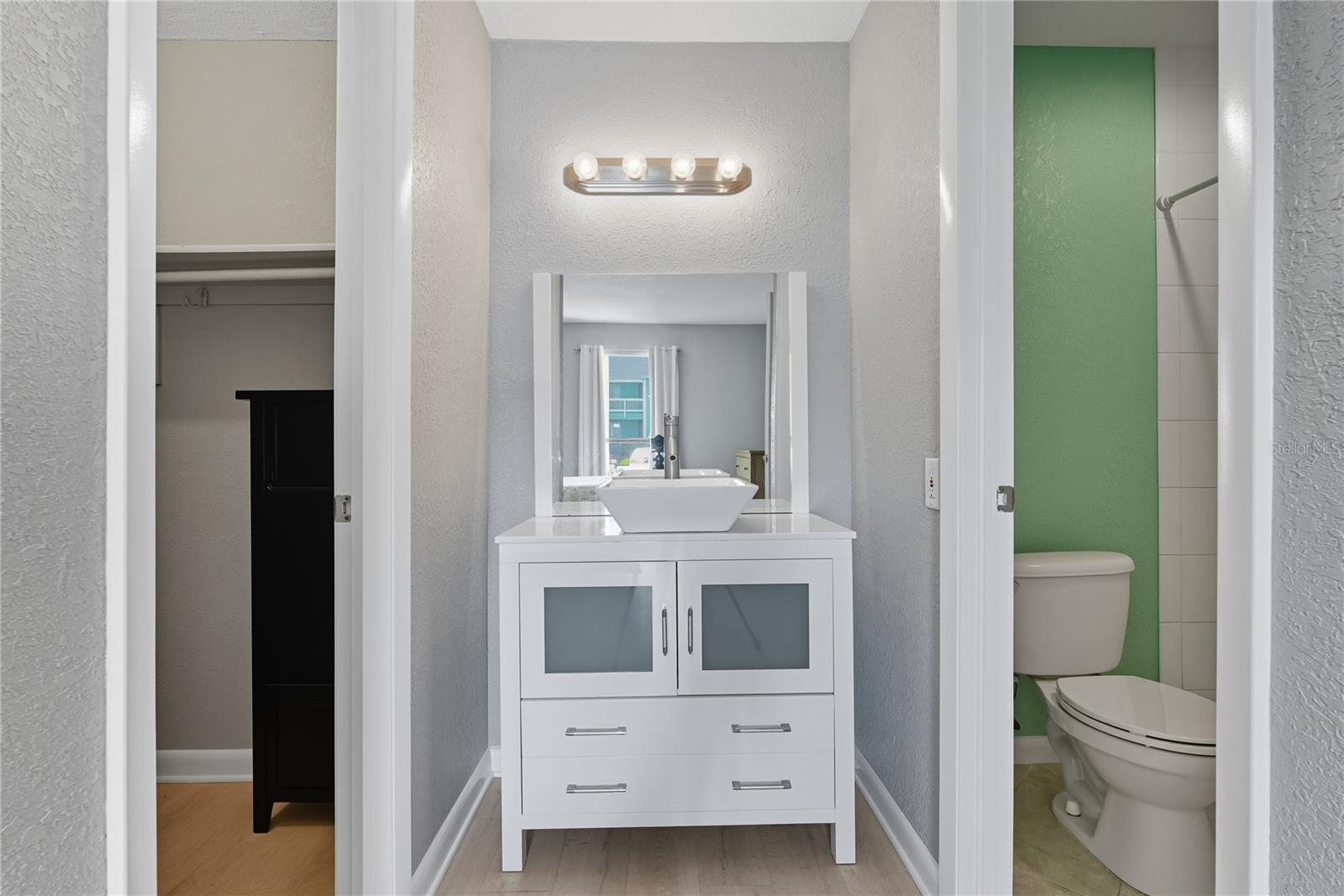 GUEST BATHROOM!