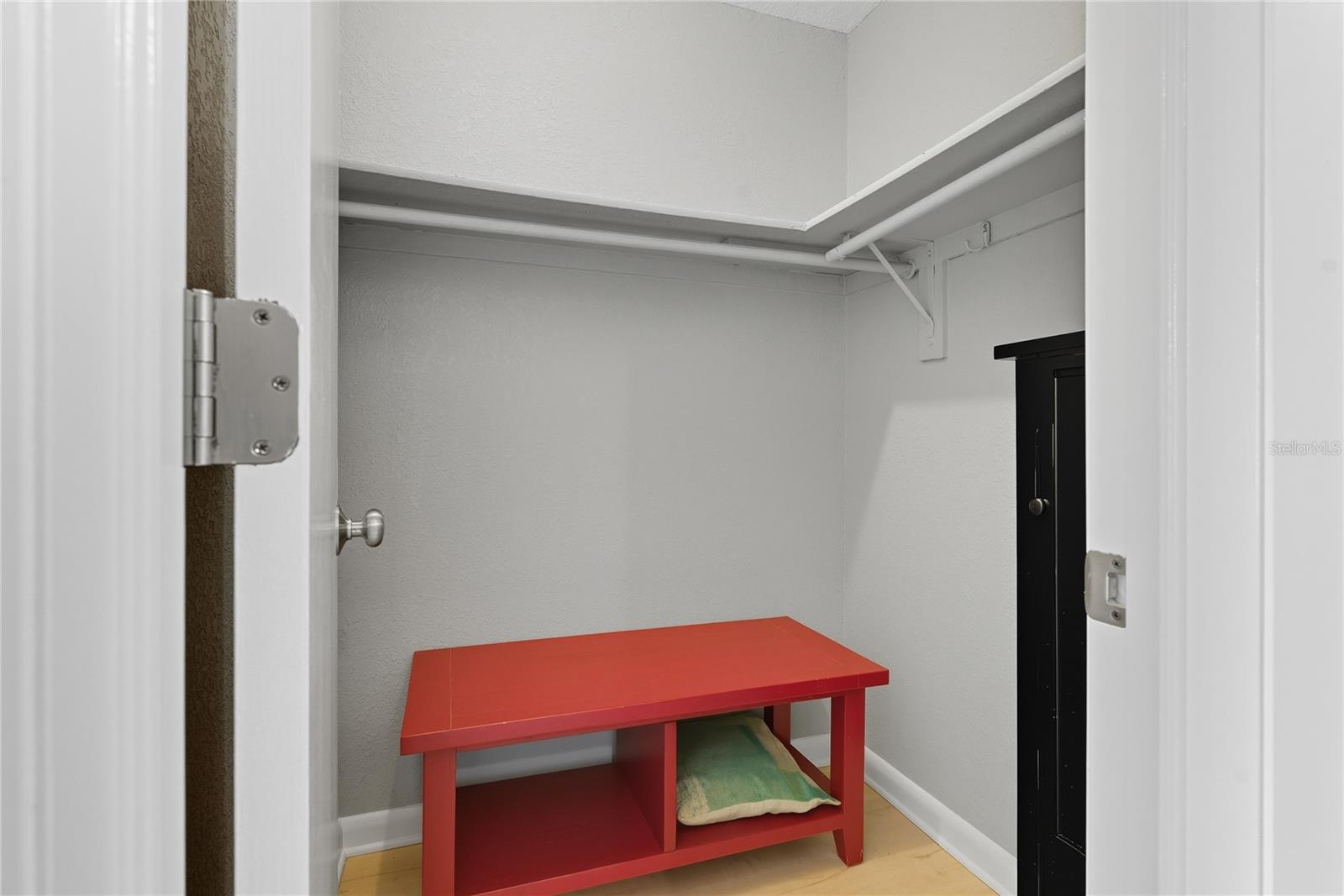 WALK IN CLOSET!