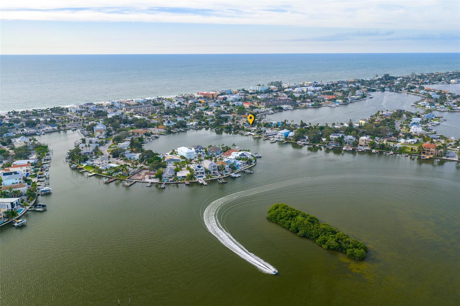 Spend your days cruising the intracoastal waterways to the Gulf of Mexico!