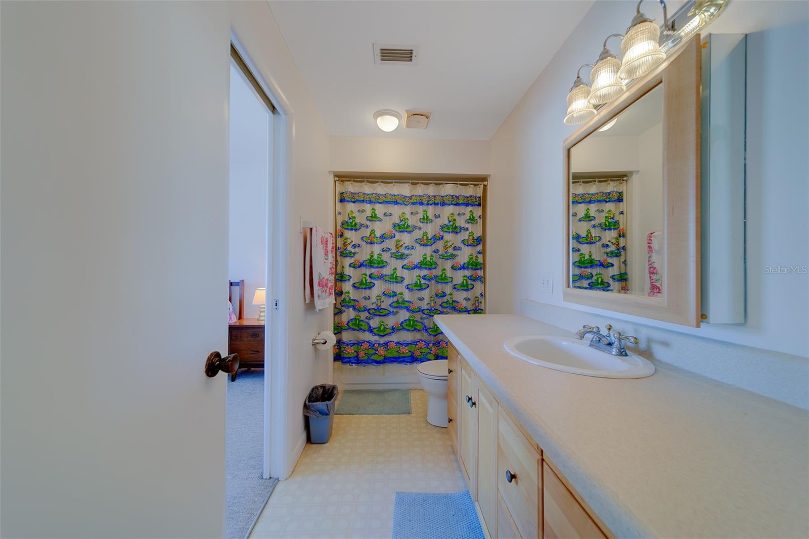 Upstairs full bath