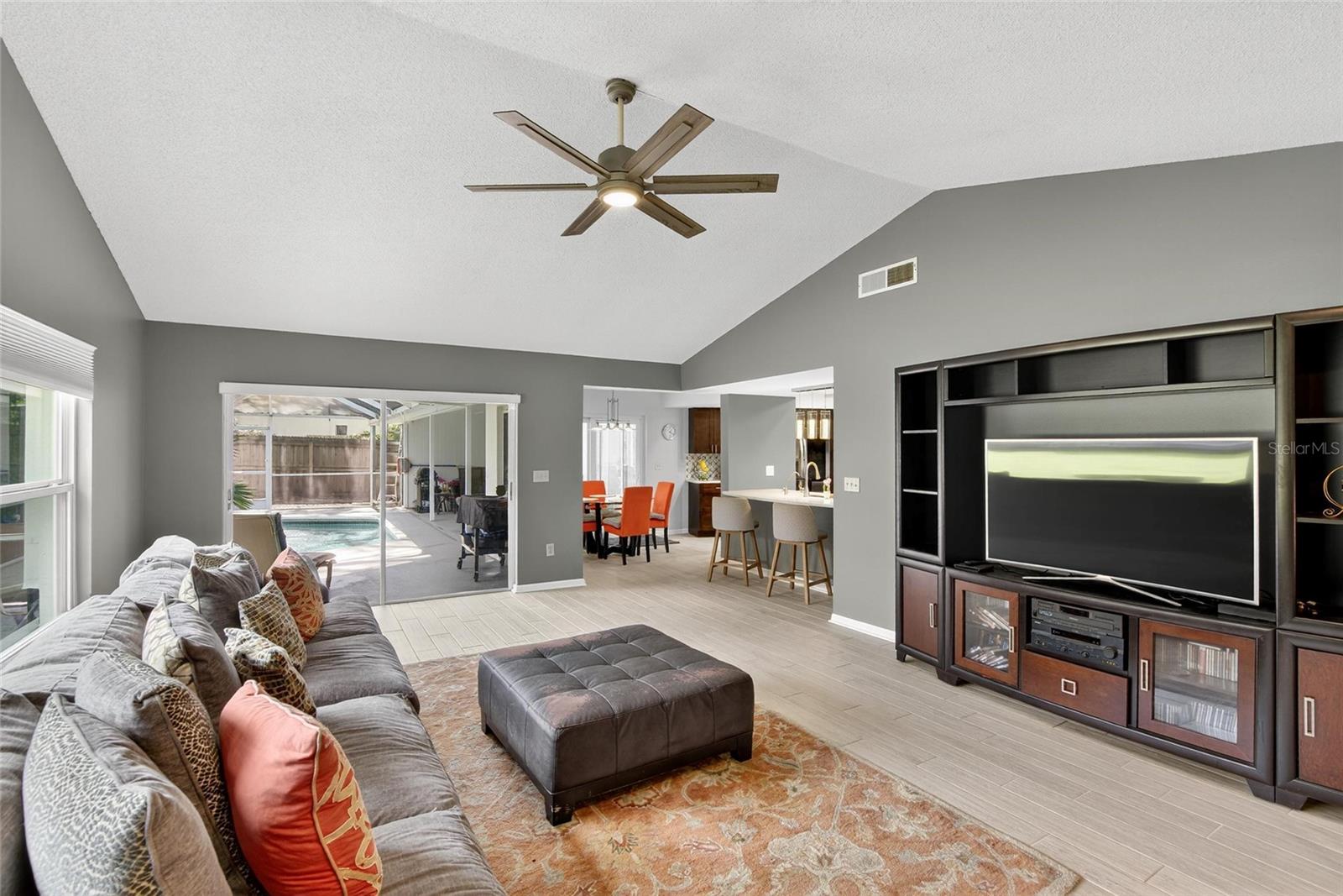 DINETTE TO FAMILY ROOM