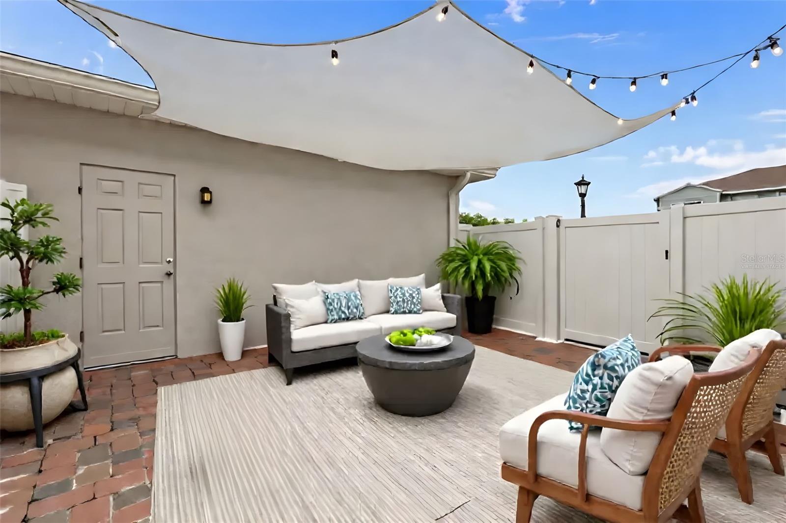 Courtyard - virtually staged