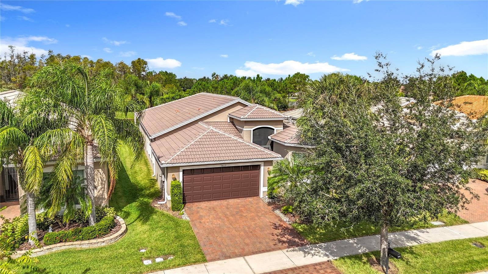 Great water view! Superb Roma model!