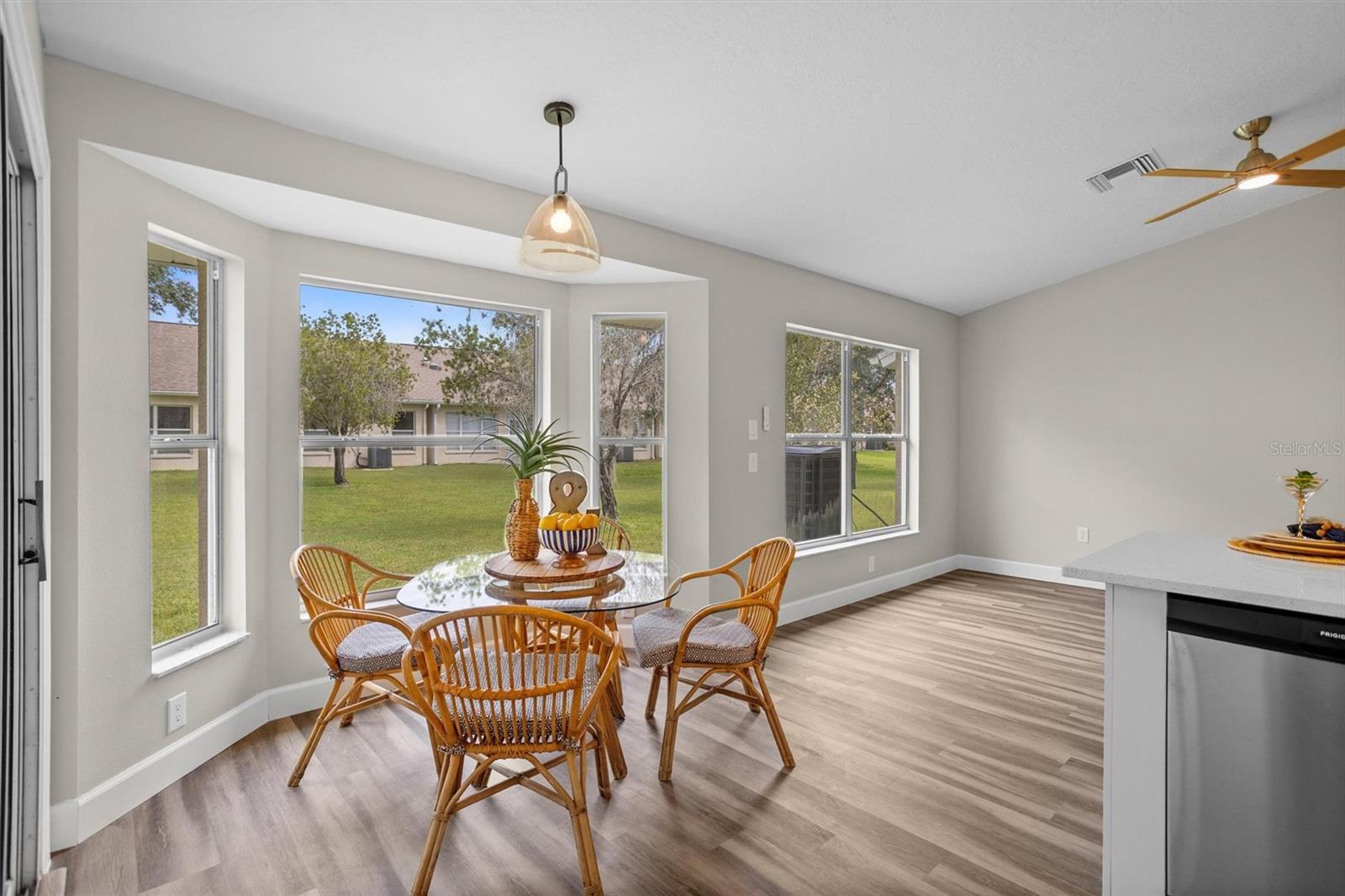 Breakfast nook adjacent to Den/Flex area