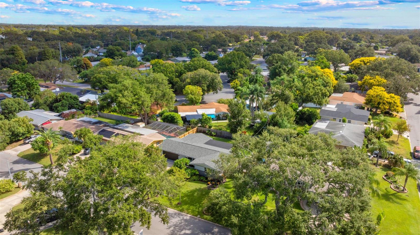 Prime Clearwater location! Enjoy the convenience of being centrally located with easy access to shopping, dining, and local attractions