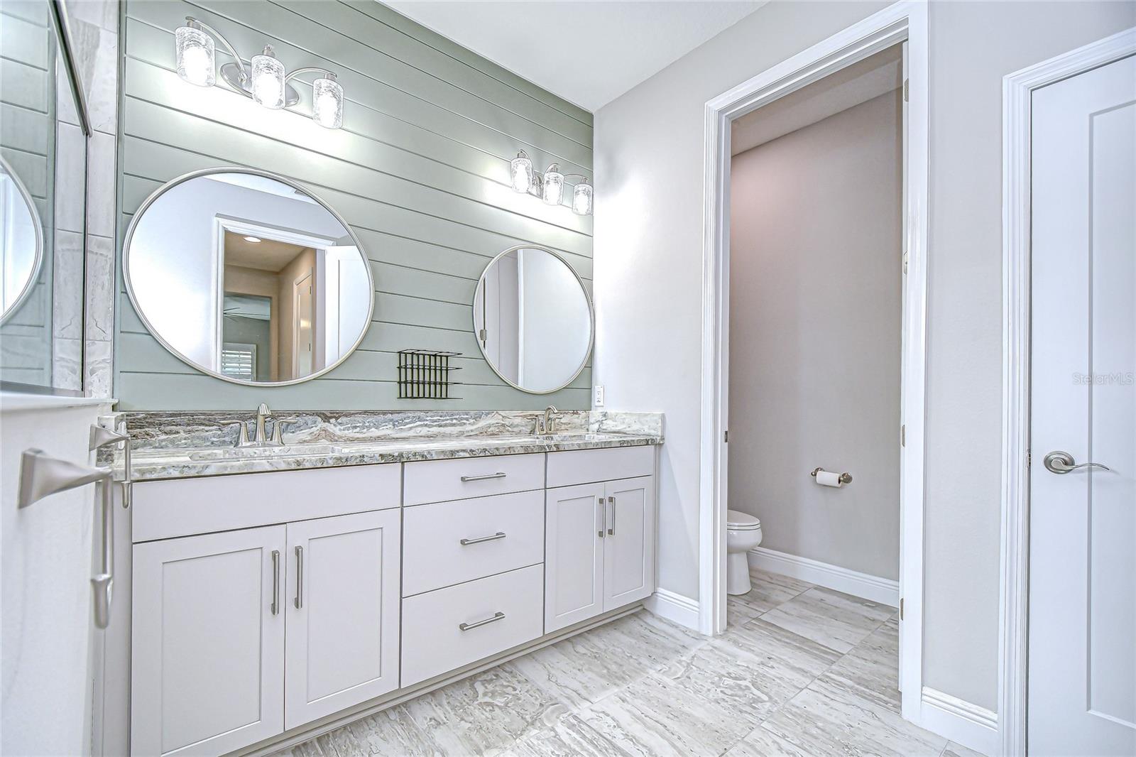 Primary double sink