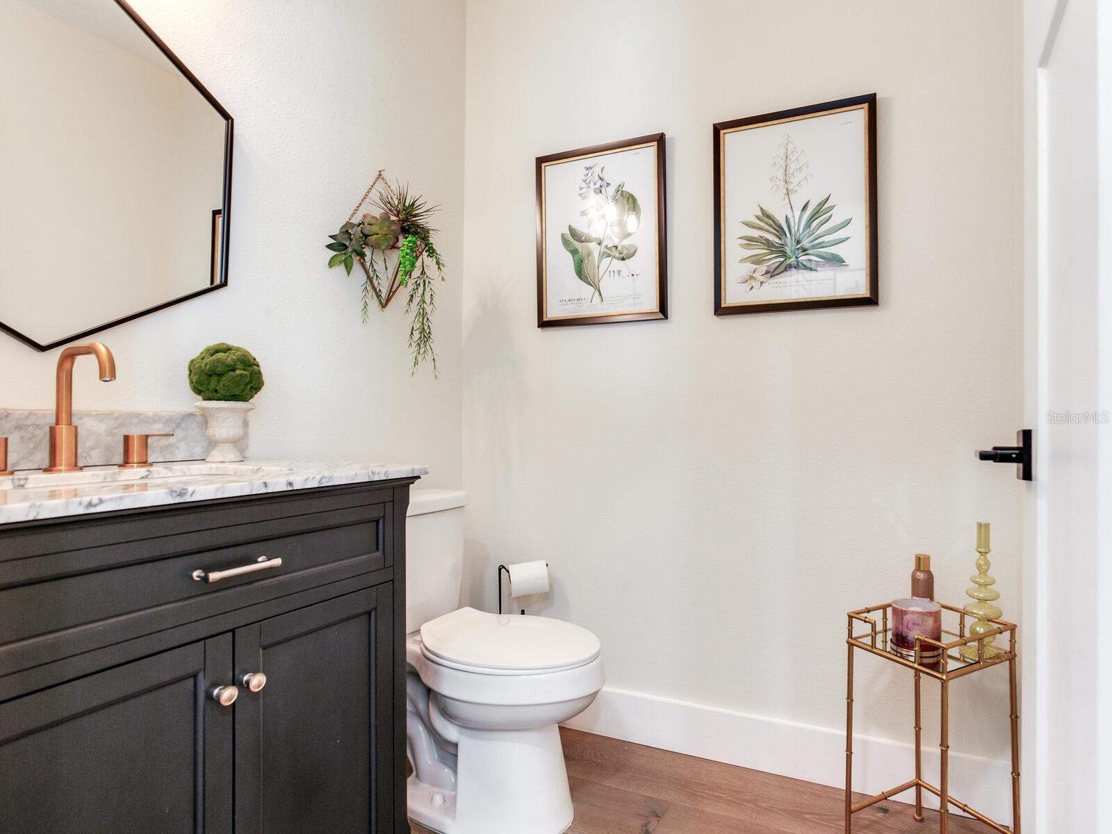 1/2 Bathroom