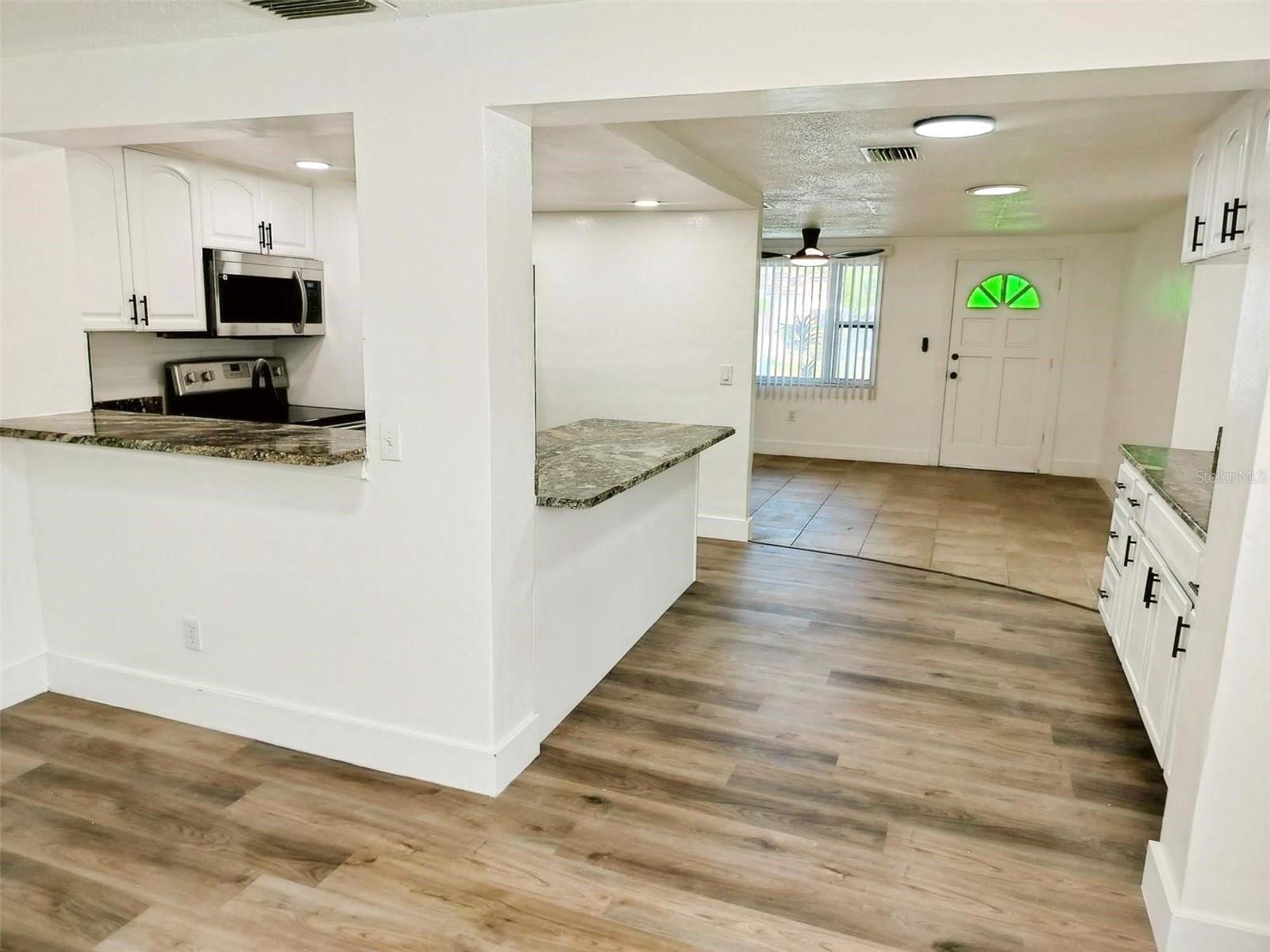 Kitchen & Dining Area