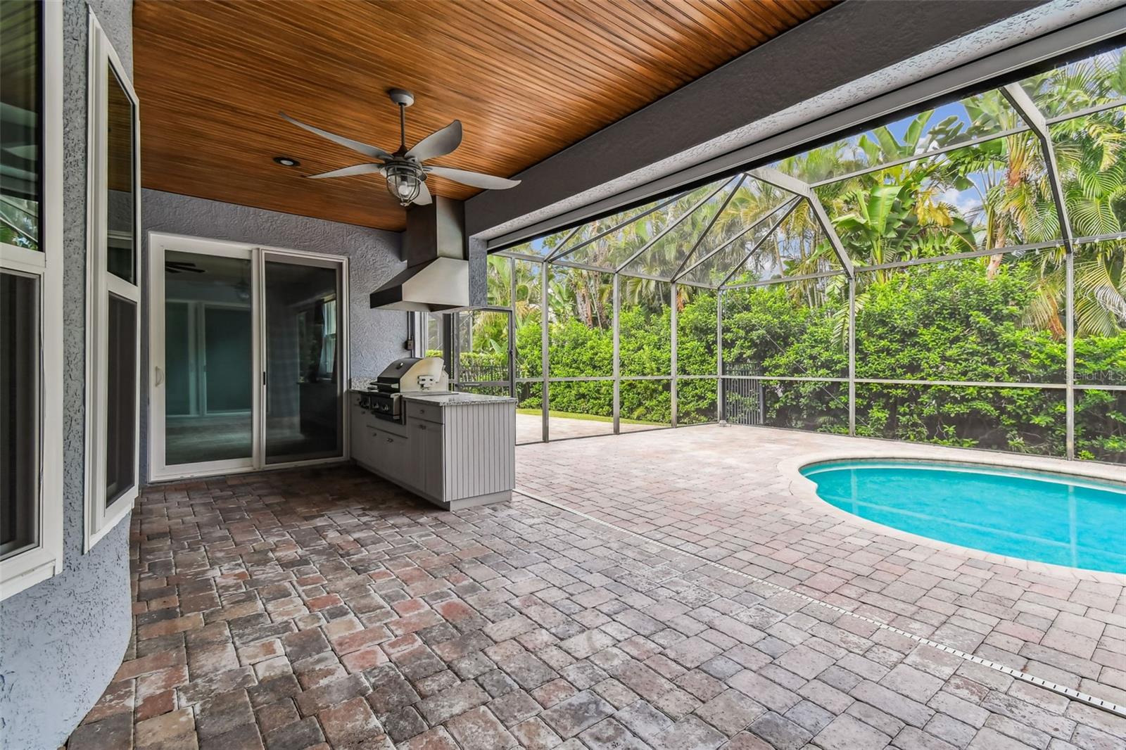 Outdoor Kitchen