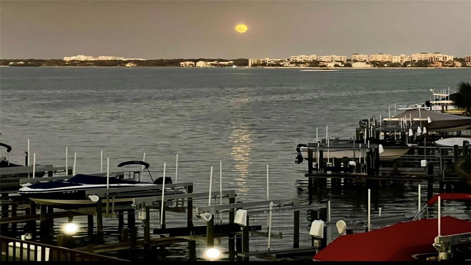 Breathtaking Evening Views - Watch The Moon And Condo Lights Twinkle Off The Water