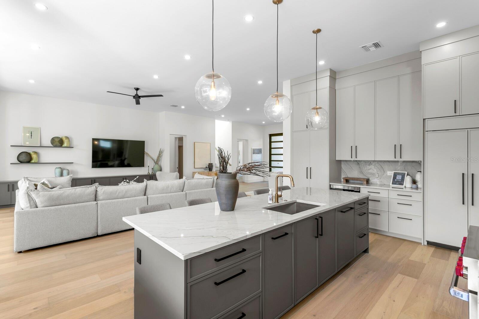 Great Room and Kitchen Combo