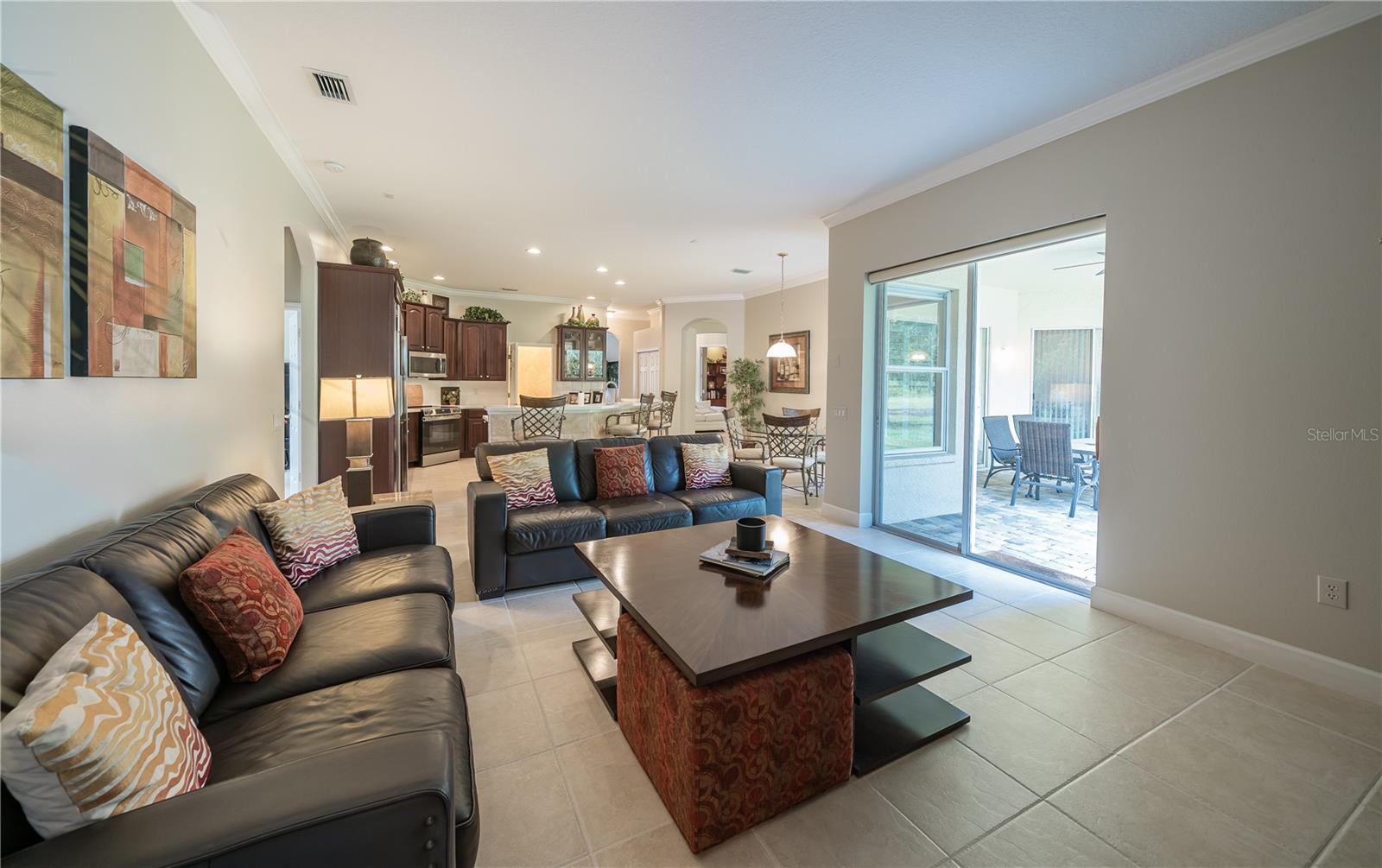 Family Room with Crown Molding
