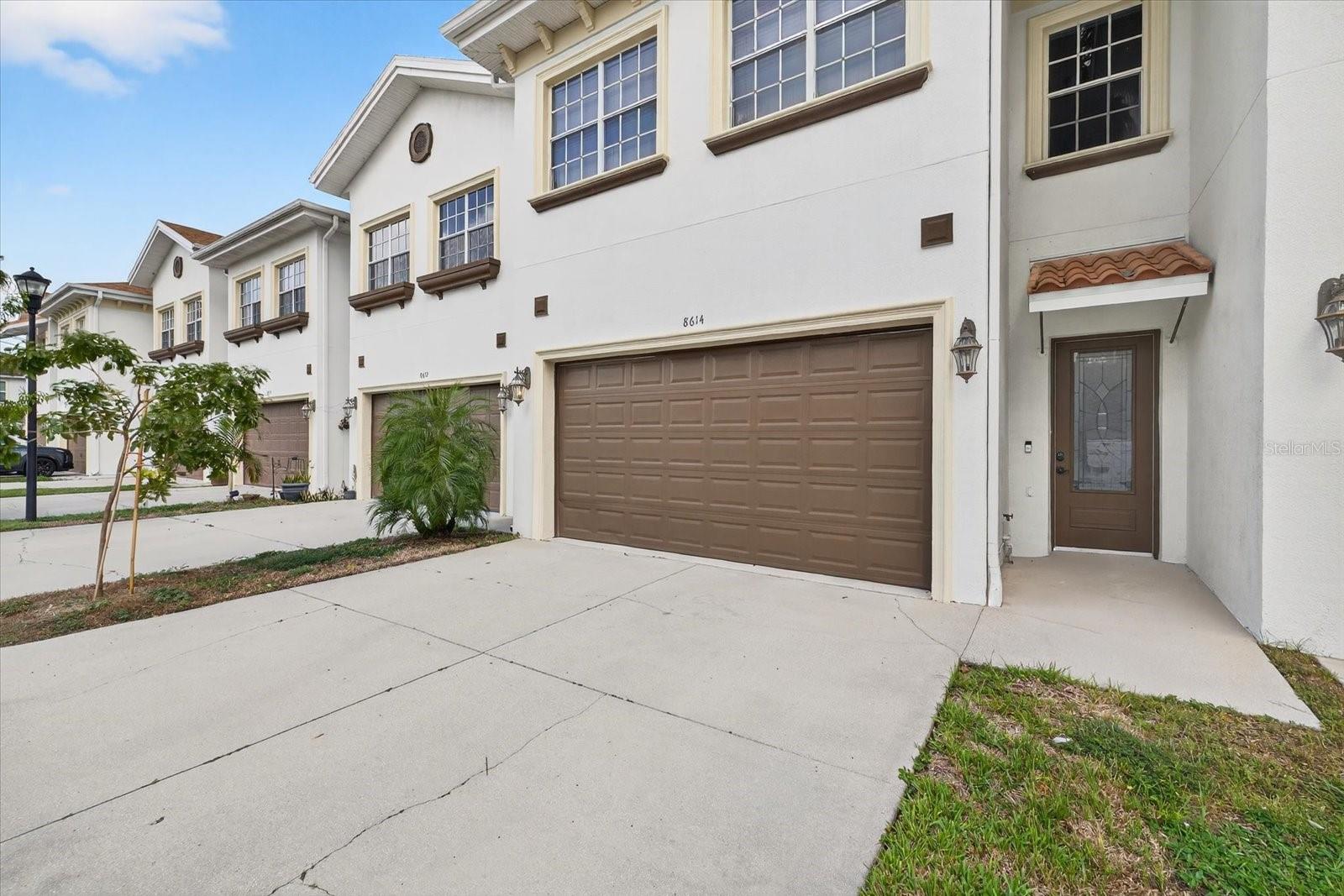 2 CAR GARAGE WITH ADDTIONAL DRIVWAY PARKING