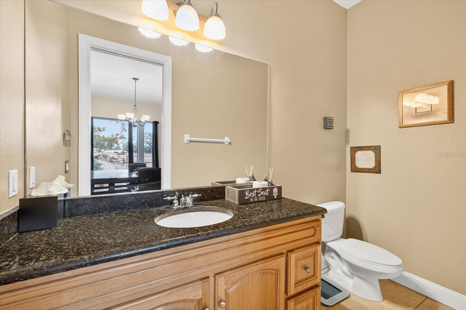LARGE GUEST BATHROOM