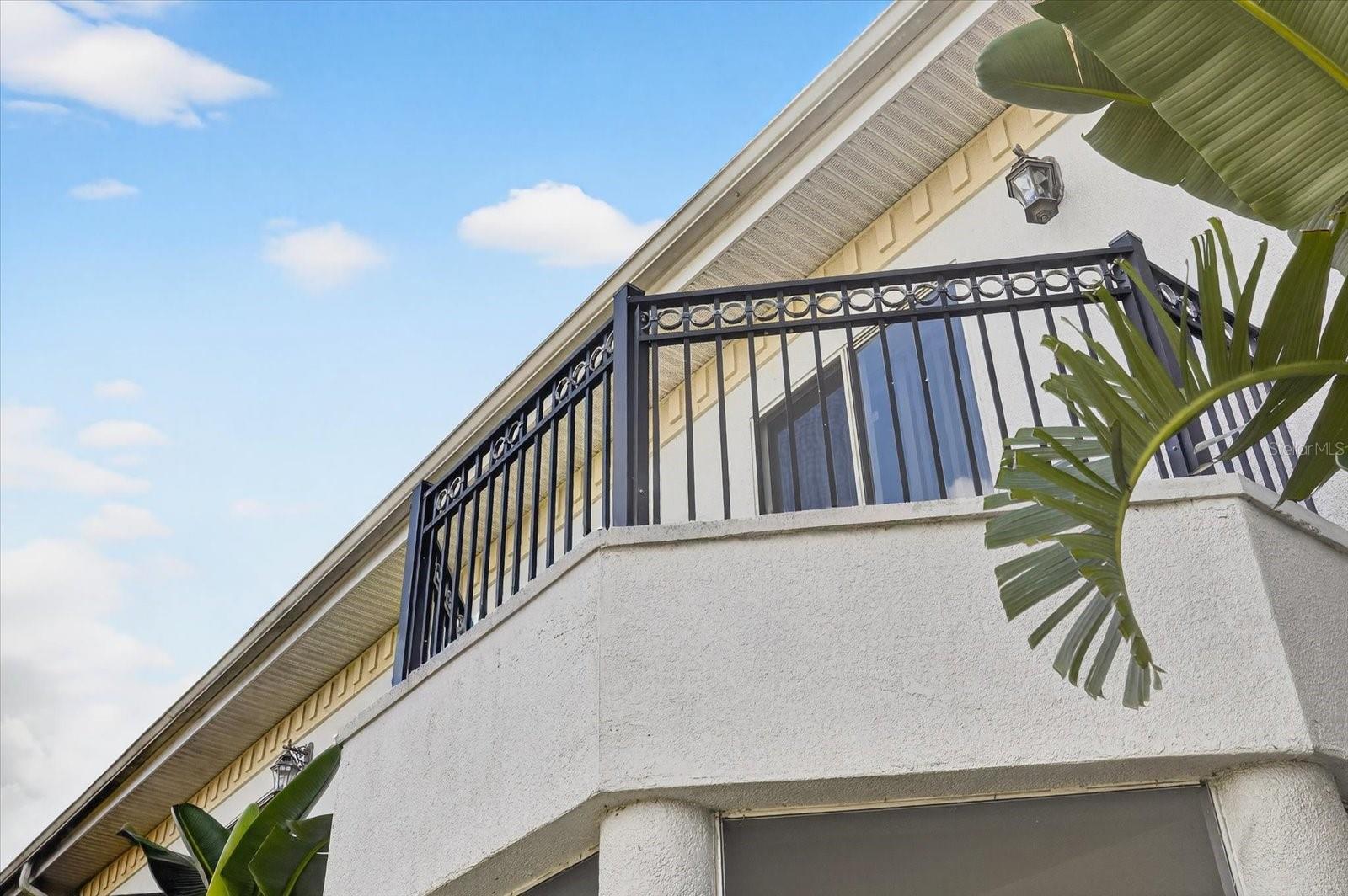 UPSTAIRS BALCONY