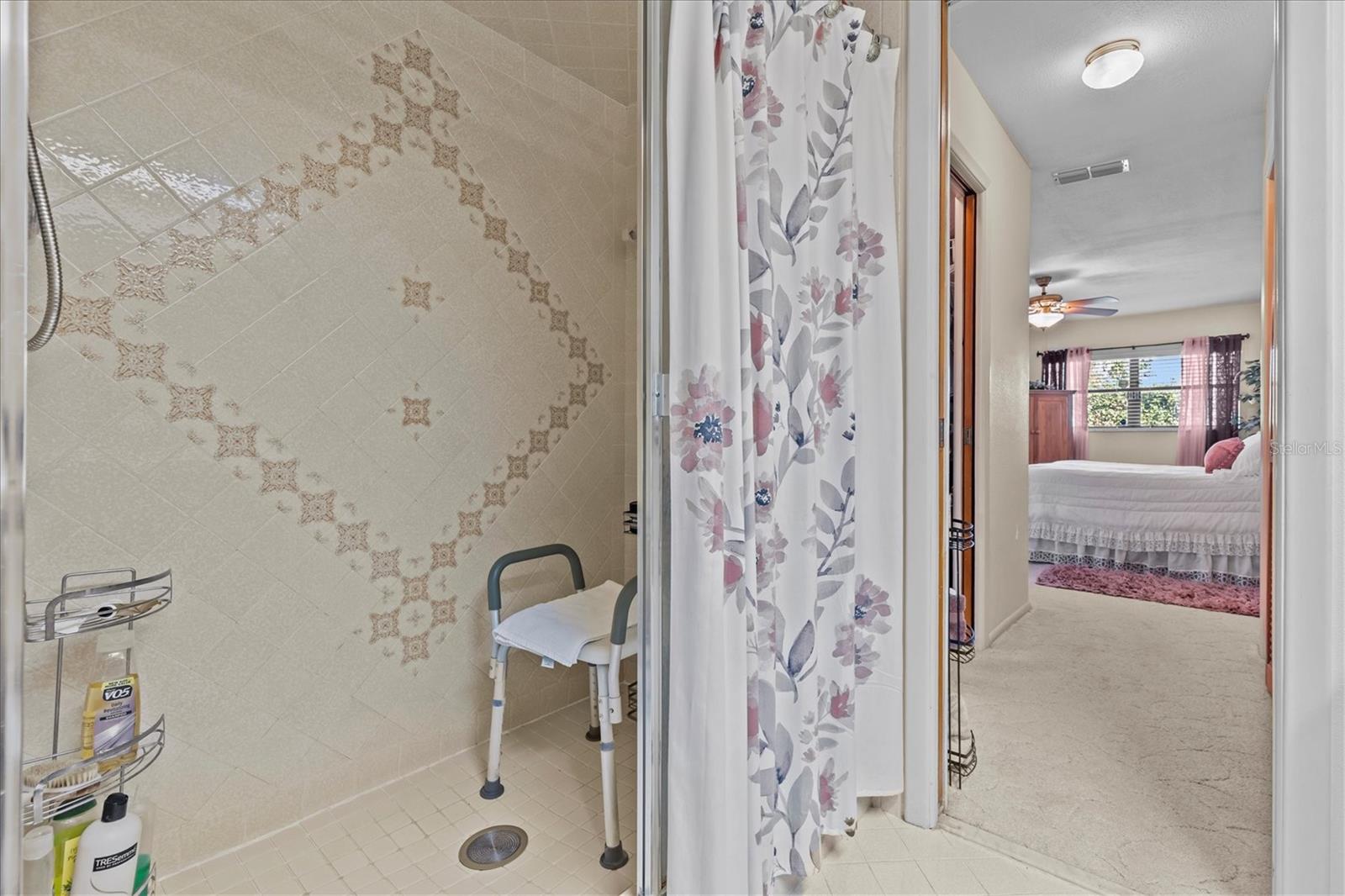 Primary shower