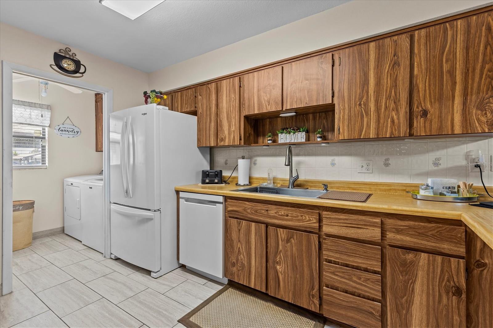 Kitchen/laundry