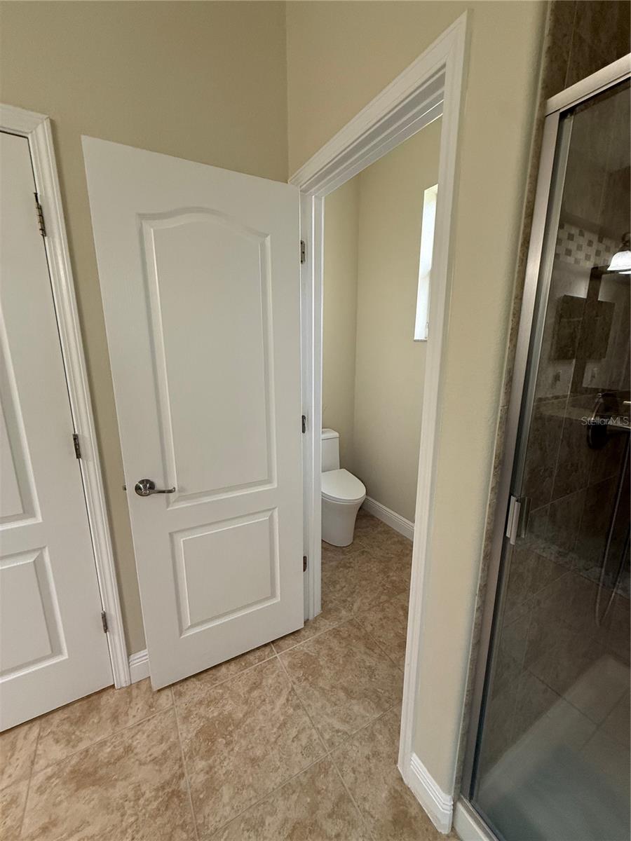 L4956342