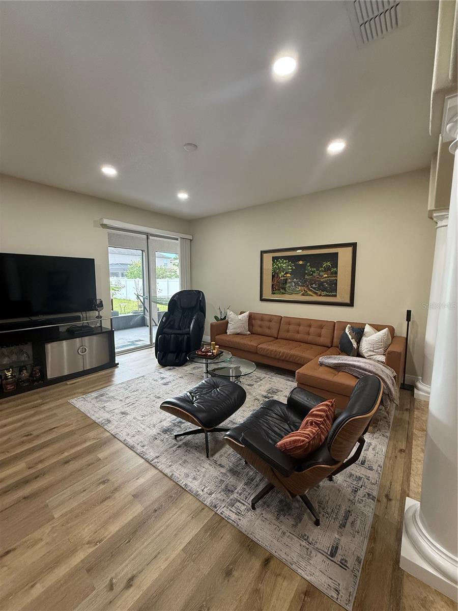 L4956342