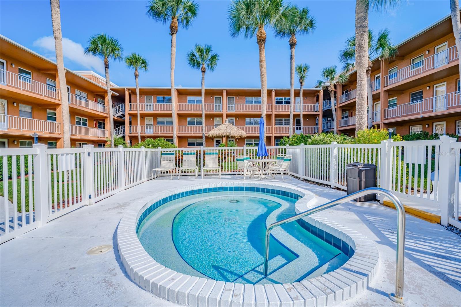 Hot Tub at Building #5/Courtyard