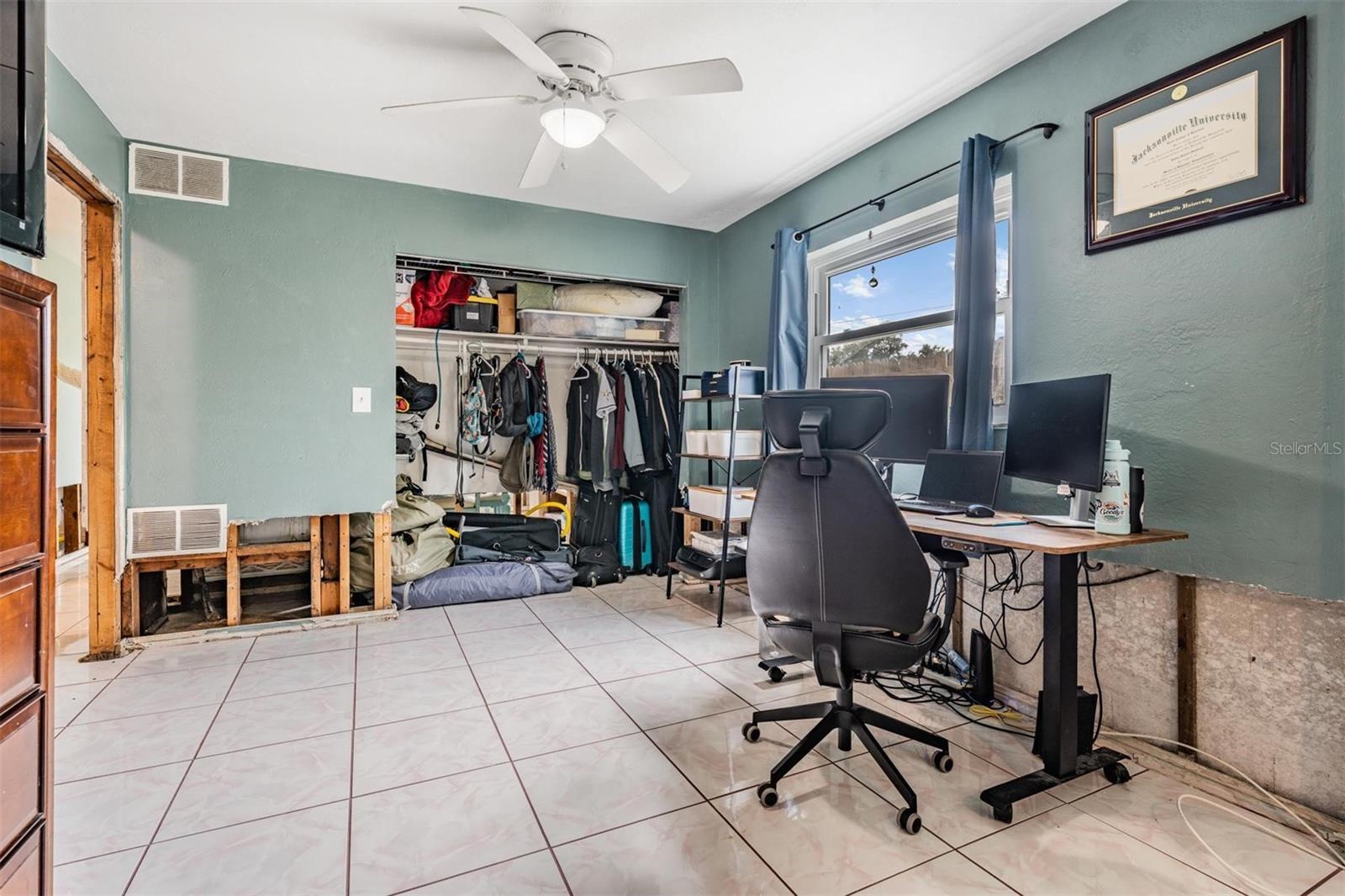 Combined bedroom