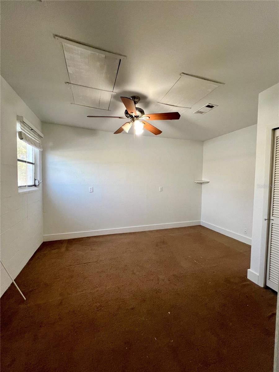 Bonus room/ 3rd bedroom/ office